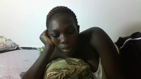 Snapshot of hotcutetracie chatting on October 8, 2025, 7:06 am VICTORIA online show from October 8, 2025, 7:06 am