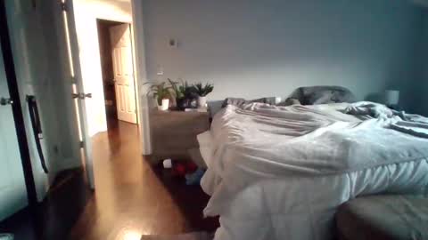 hotdog1124 online show from November 19, 2025, 11:54 am