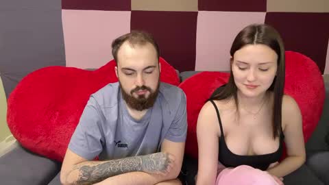 Snapshot of hotduoplay chatting on May 5, 2026, 9:12 pm Max and Alina online show from May 5, 2026, 9:12 pm