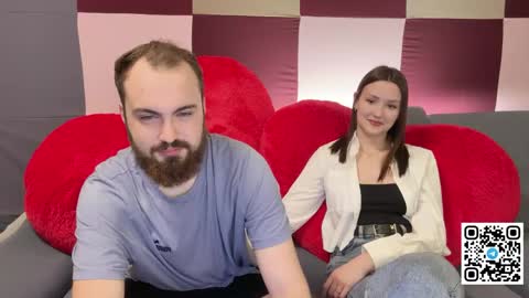 Snapshot of hotduoplay chatting on May 17, 2026, 6:37 pm Max and Alina online show from May 17, 2026, 6:37 pm