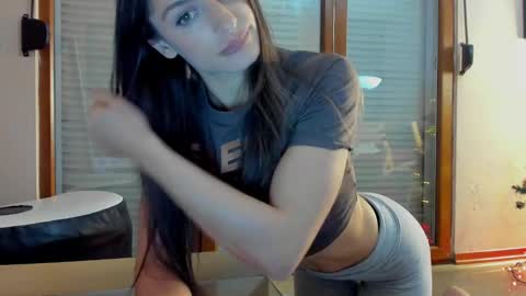 Snapshot of hotel77777 chatting on December 18, 2024, 11:51 pm Erika online show from December 18, 2024, 11:51 pm