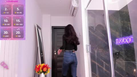 hotfallingdevil online show from November 10, 2025, 5:39 am