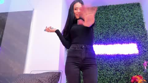 hotfallingdevil online show from December 5, 2025, 5:49 am