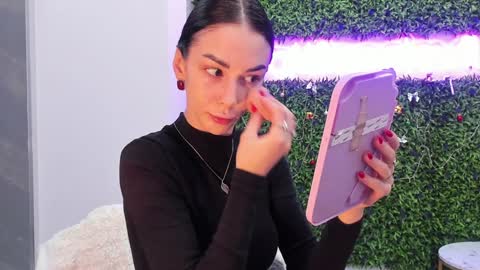 hotfallingdevil online show from December 20, 2025, 7:26 am