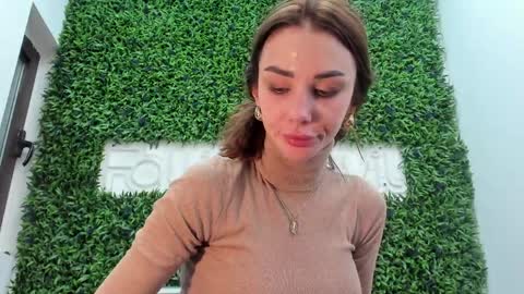 hotfallingdevil online show from April 4, 2026, 5:49 am