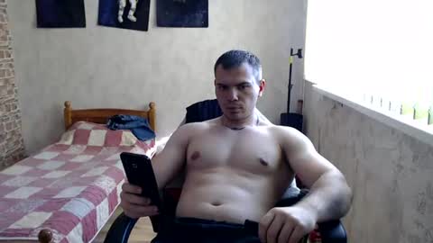 Snapshot of hotfitbboy_2001 chatting on July 18, 2026, 3:49 pm Alex online show from July 18, 2026, 3:49 pm