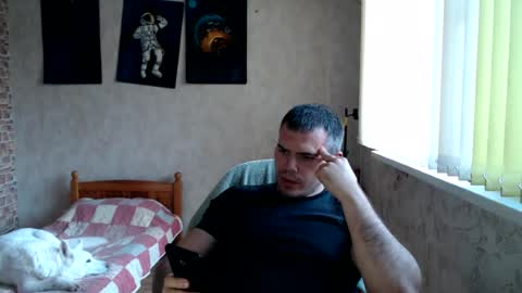 Snapshot of hotfitbboy_2001 chatting on July 19, 2026, 5:05 pm Alex online show from July 19, 2026, 5:05 pm