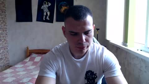Snapshot of hotfitbboy_2001 chatting on July 22, 2026, 8:17 am Alex online show from July 22, 2026, 8:17 am
