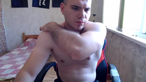 Snapshot of hotfitbboy_2001 chatting on July 30, 2026, 8:46 am Alex online show from July 30, 2026, 8:46 am