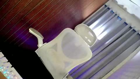 hotfucking_queen1111 online show from May 7, 2026, 9:47 am