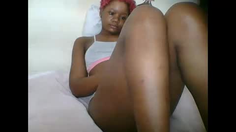 LOYCE online show from October 3, 2025, 7:00 pm