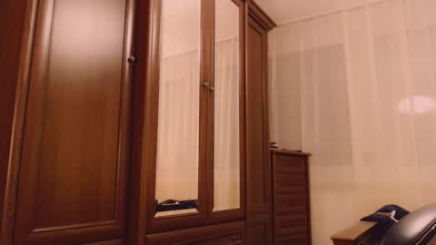 Angela online show from February 14, 2025, 1:23 am