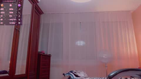 Snapshot of hotkittysquirt chatting on June 10, 2026, 4:23 am Angela online show from June 10, 2026, 4:23 am