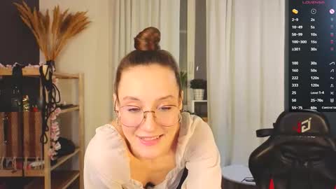 Snapshot of hotlaracroft chatting on November 11, 2025, 6:30 pm Allison online show from November 11, 2025, 6:30 pm