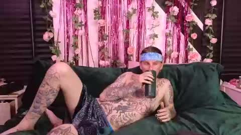 Snapshot of hotlunchxxx chatting on July 5, 2026, 2:18 am NEXT SHOW JAN 31 online show from July 5, 2026, 2:18 am