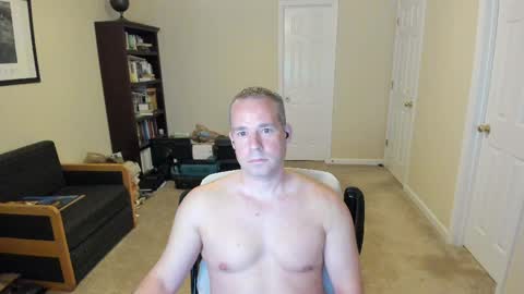 Snapshot of hotmale4u692000 chatting on May 11, 2026, 2:50 am hotmale4u692000 online show from May 11, 2026, 2:50 am