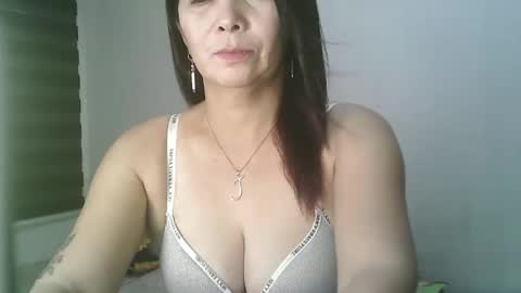 Snapshot of hotmamajen4u chatting on May 4, 2026, 11:12 pm hotmamajen4u online show from May 4, 2026, 11:12 pm