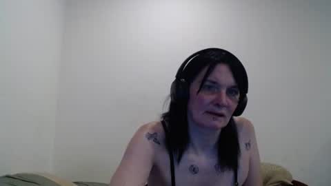 hotmodel1984 online show from July 15, 2026, 2:28 am