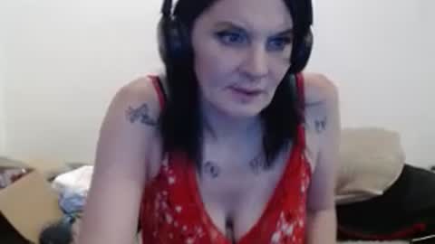 hotmodel1984 online show from July 19, 2026, 3:10 am