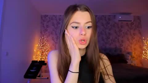 hotmolly_ online show from July 5, 2026, 6:37 pm