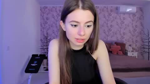 hotmolly_ online show from July 15, 2026, 9:58 am