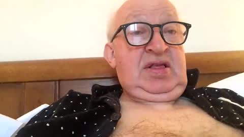 hotmuff99 online show from February 1, 2025, 8:29 am