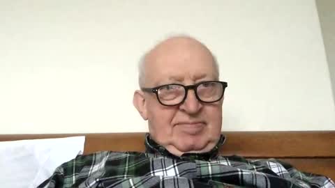 hotmuff99 online show from February 12, 2025, 4:33 pm