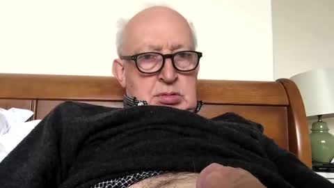 hotmuff99 online show from March 11, 2025, 3:02 pm