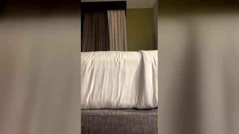 hotmuscle89 online show from March 22, 2026, 4:05 am