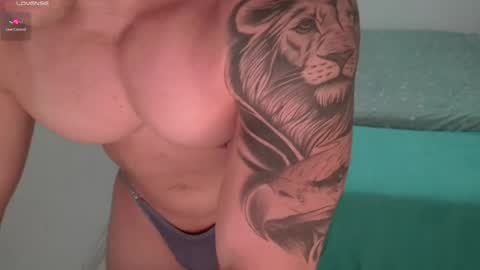 Snapshot of hotmusclebaby chatting on June 15, 2026, 7:32 am Max online show from June 15, 2026, 7:32 am
