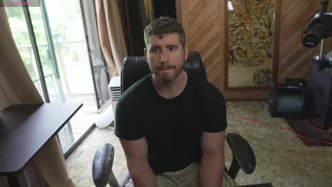 hotmuscles6t9 online show from April 25, 2026, 7:22 pm