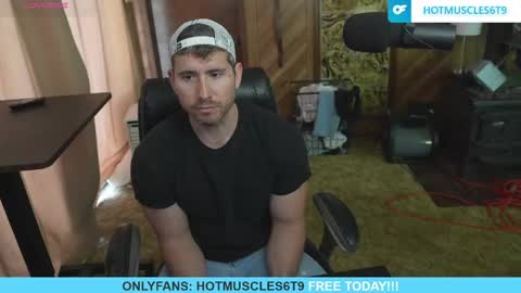 hotmuscles6t9 online show from May 2, 2026, 6:57 pm