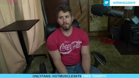 hotmuscles6t9 online show from May 18, 2026, 10:15 pm