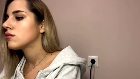 hotmusex online show from October 20, 2025, 9:43 am