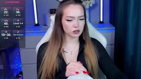 Snapshot of hottease_pvt chatting on November 9, 2025, 2:37 pm hello Im Eva online show from November 9, 2025, 2:37 pm