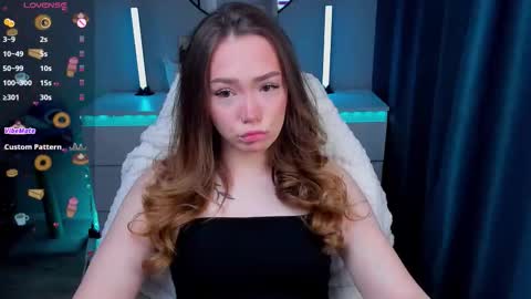 Snapshot of hottease_pvt chatting on February 13, 2026, 10:22 am hello Im Eva online show from February 13, 2026, 10:22 am