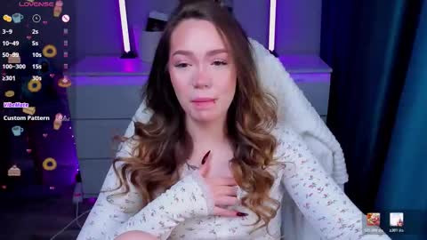 Snapshot of hottease_pvt chatting on February 17, 2026, 12:23 pm hello Im Eva online show from February 17, 2026, 12:23 pm