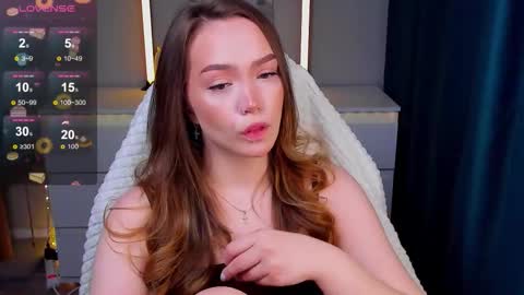 Snapshot of hottease_pvt chatting on March 8, 2026, 4:00 pm hello Im Eva online show from March 8, 2026, 4:00 pm