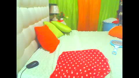 Snapshot of hottesa2019 chatting on February 9, 2025, 9:17 pm THEONE online show from February 9, 2025, 9:17 pm