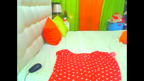 Snapshot of hottesa2019 chatting on February 16, 2025, 3:48 pm THEONE online show from February 16, 2025, 3:48 pm