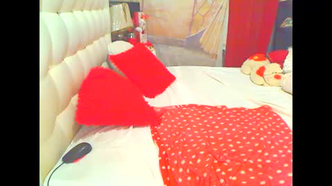 Snapshot of hottesa2019 chatting on September 17, 2025, 10:33 pm THEONE online show from September 17, 2025, 10:33 pm