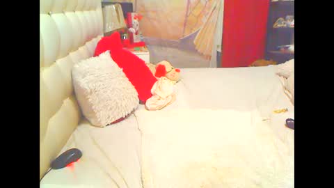 Snapshot of hottesa2019 chatting on September 22, 2025, 11:45 am THEONE online show from September 22, 2025, 11:45 am