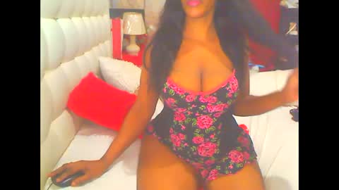 Snapshot of hottesa2019 chatting on October 9, 2025, 12:52 am THEONE online show from October 9, 2025, 12:52 am