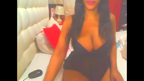 Snapshot of hottesa2019 chatting on October 20, 2025, 9:43 am THEONE online show from October 20, 2025, 9:43 am