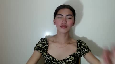 hottestdella69 online show from October 17, 2025, 11:13 am