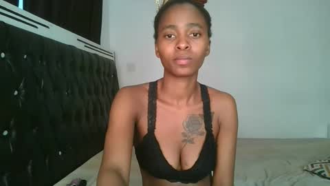 Snapshot of hottie_mistie chatting on May 16, 2026, 5:15 am hottie_mistie online show from May 16, 2026, 5:15 am
