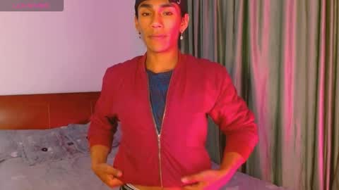 Snapshot of hottieboycrazy chatting on December 1, 2025, 7:24 am stiven online show from December 1, 2025, 7:24 am