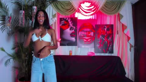 hotties_kittens18 online show from April 8, 2026, 8:42 pm