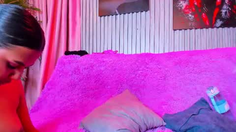 hotties_kittens18 online show from July 28, 2026, 10:53 pm