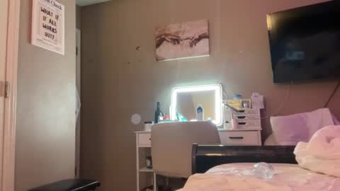 hottiewithabody101 online show from November 1, 2025, 7:10 am